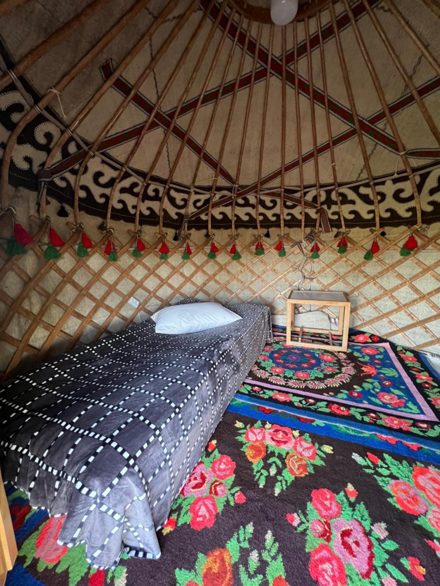 Hotel Bosogo Yurt Camp Bokonbayevo Exterior foto