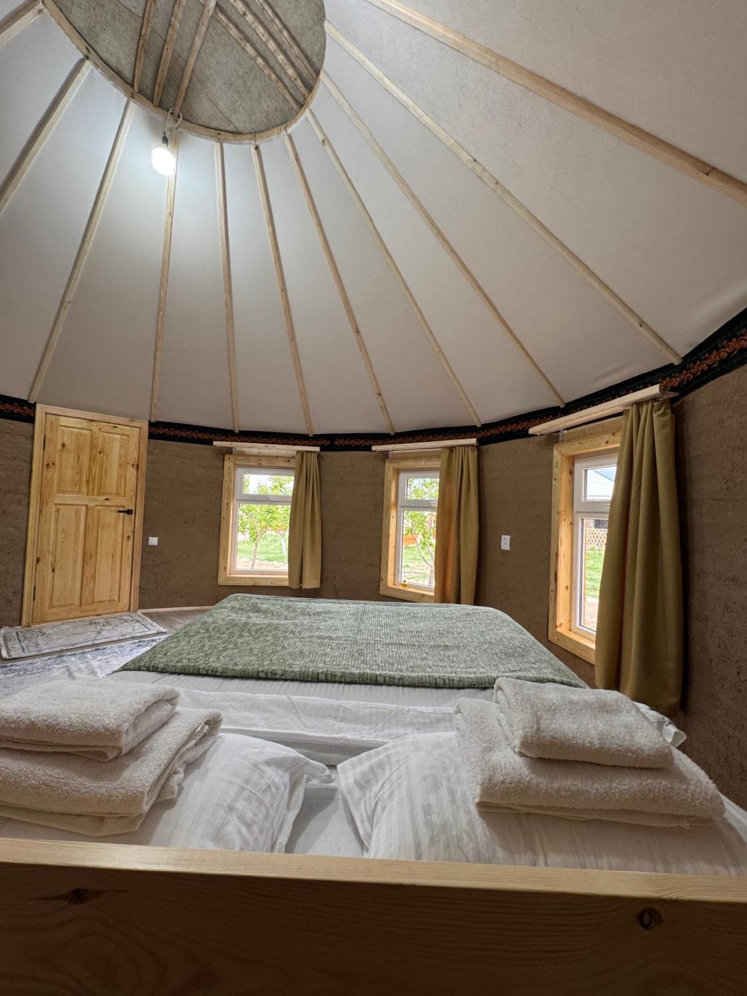 Hotel Bosogo Yurt Camp Bokonbayevo Exterior foto